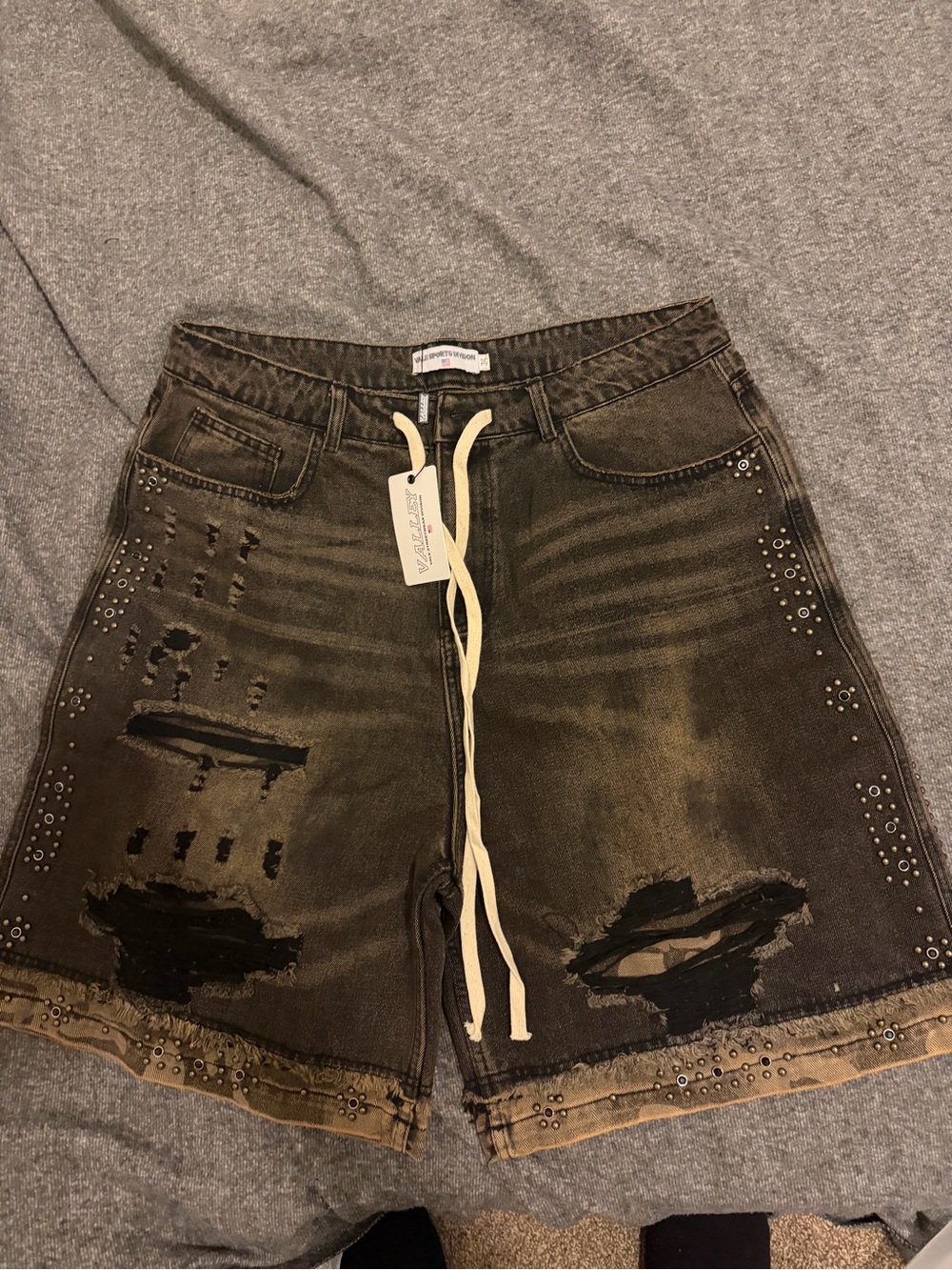 Vale forever double black jorts